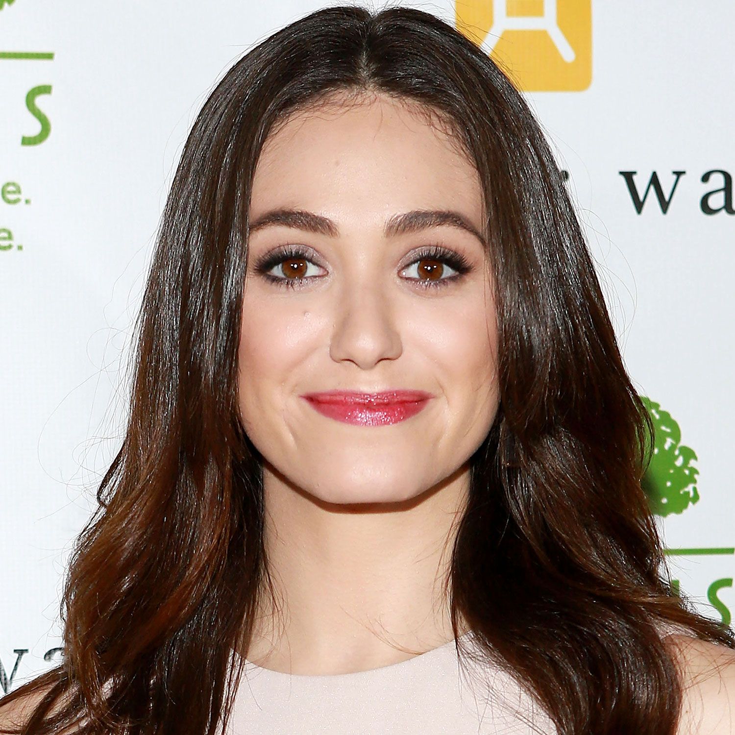 Emmy Rossum Tweet And Answer Shameless Star Emmy Rossum Q A