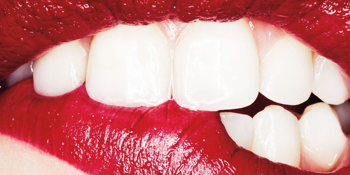 5 Natural Teeth Brighteners