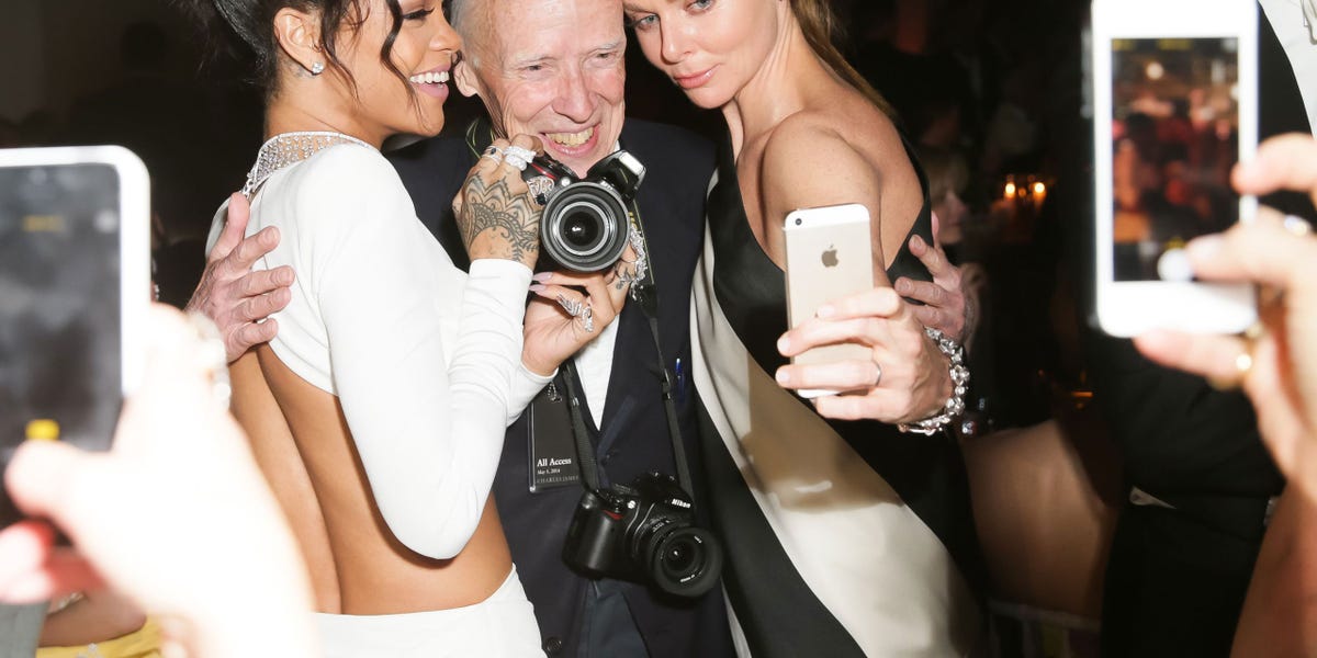 16 Annoying Things Fashion People Do On Social Media