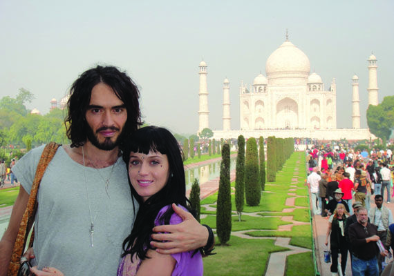 Katy Perry Rus Brand Wed In Traditional Indian Garb
