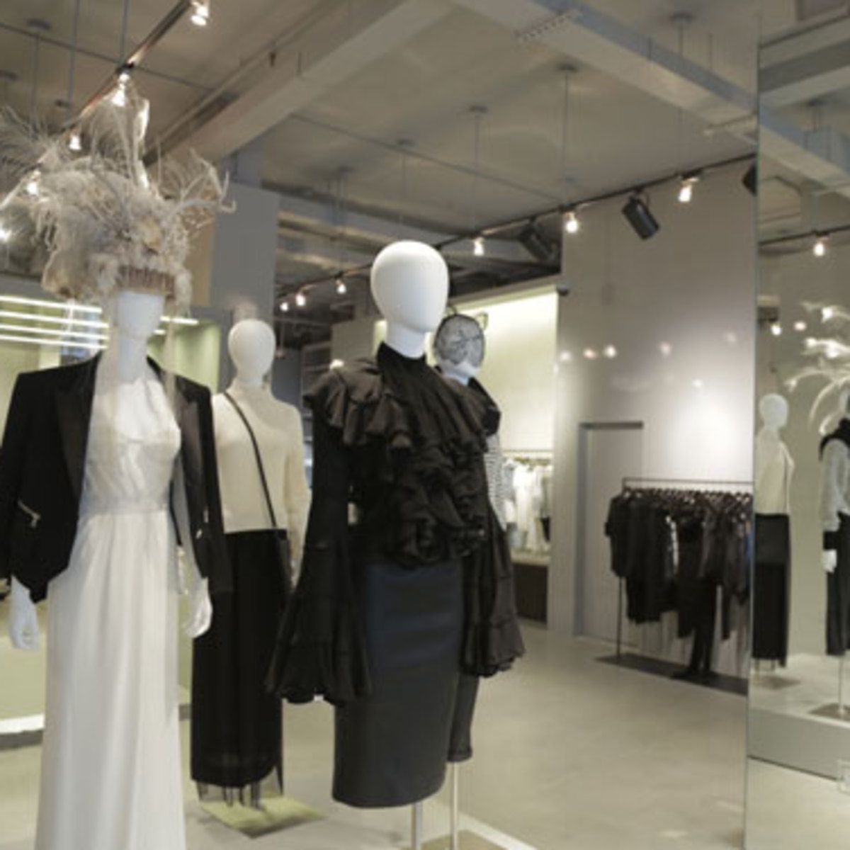 Tales in Retail: Curve Decamps to Bond Street with Biggest Boutique Yet Tales in Retail: Curve Decamps to Bond Street with Biggest Boutique Yet