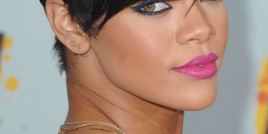 16 Best Pink Lipstick Colors Celebrities In Fuchia