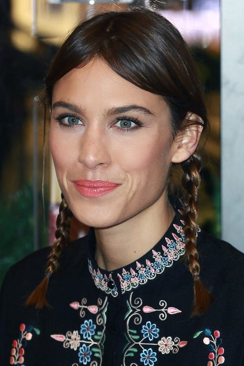 Thelist 10 Casual Hairstyles Best Messy Buns And Ponytails