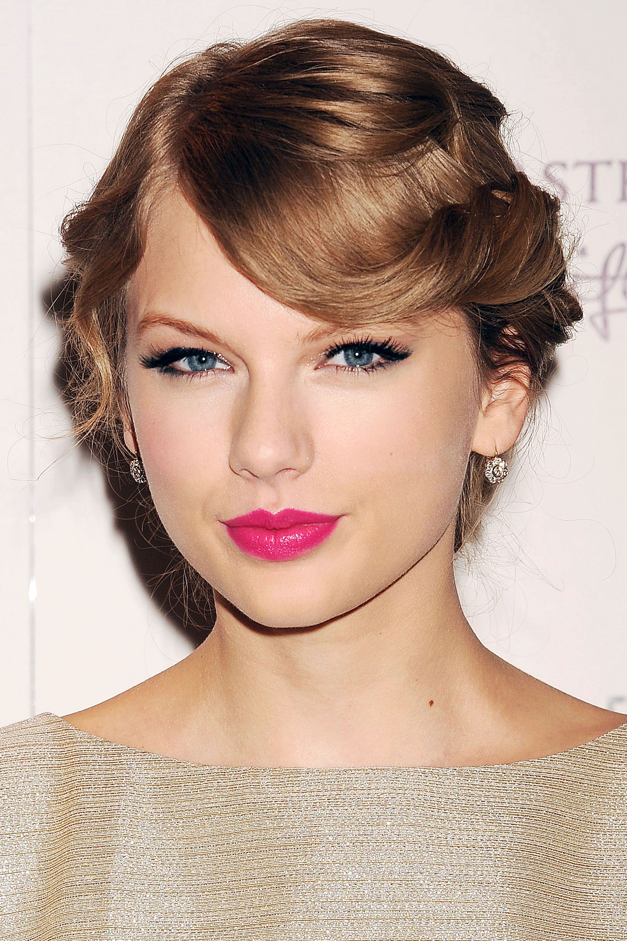 what-color-eyes-does-taylor-swift-have