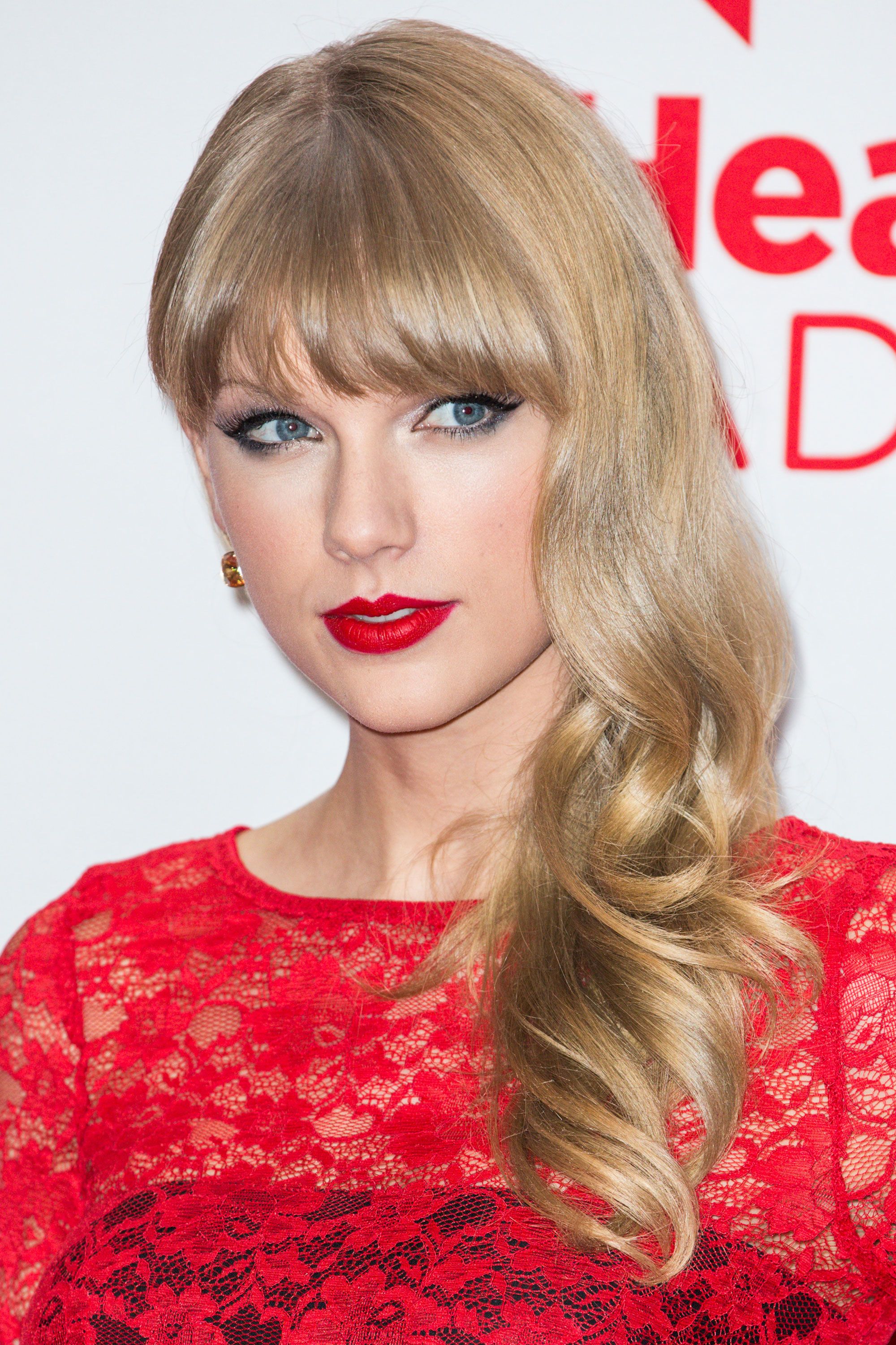 Taylor Swift Hairstyles Taylor Swifts Curly Straight Short