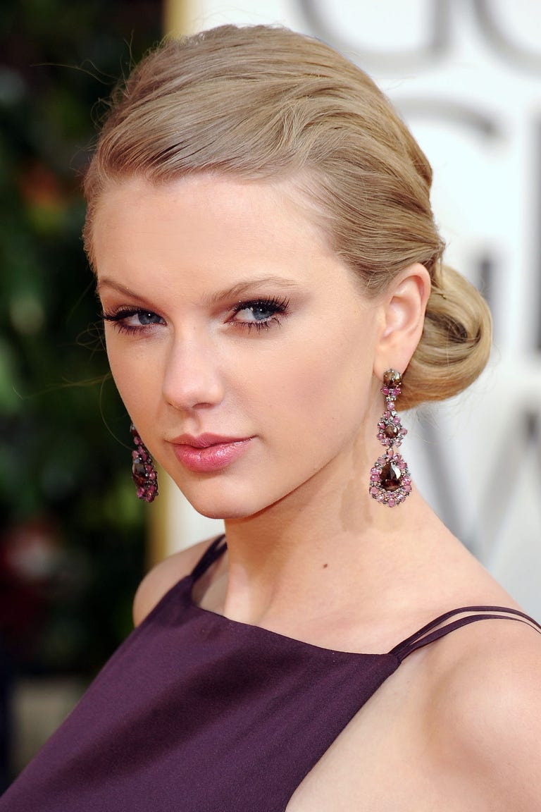 Taylor Swift Hairstyles - Taylor Swift's Curly, Straight ...