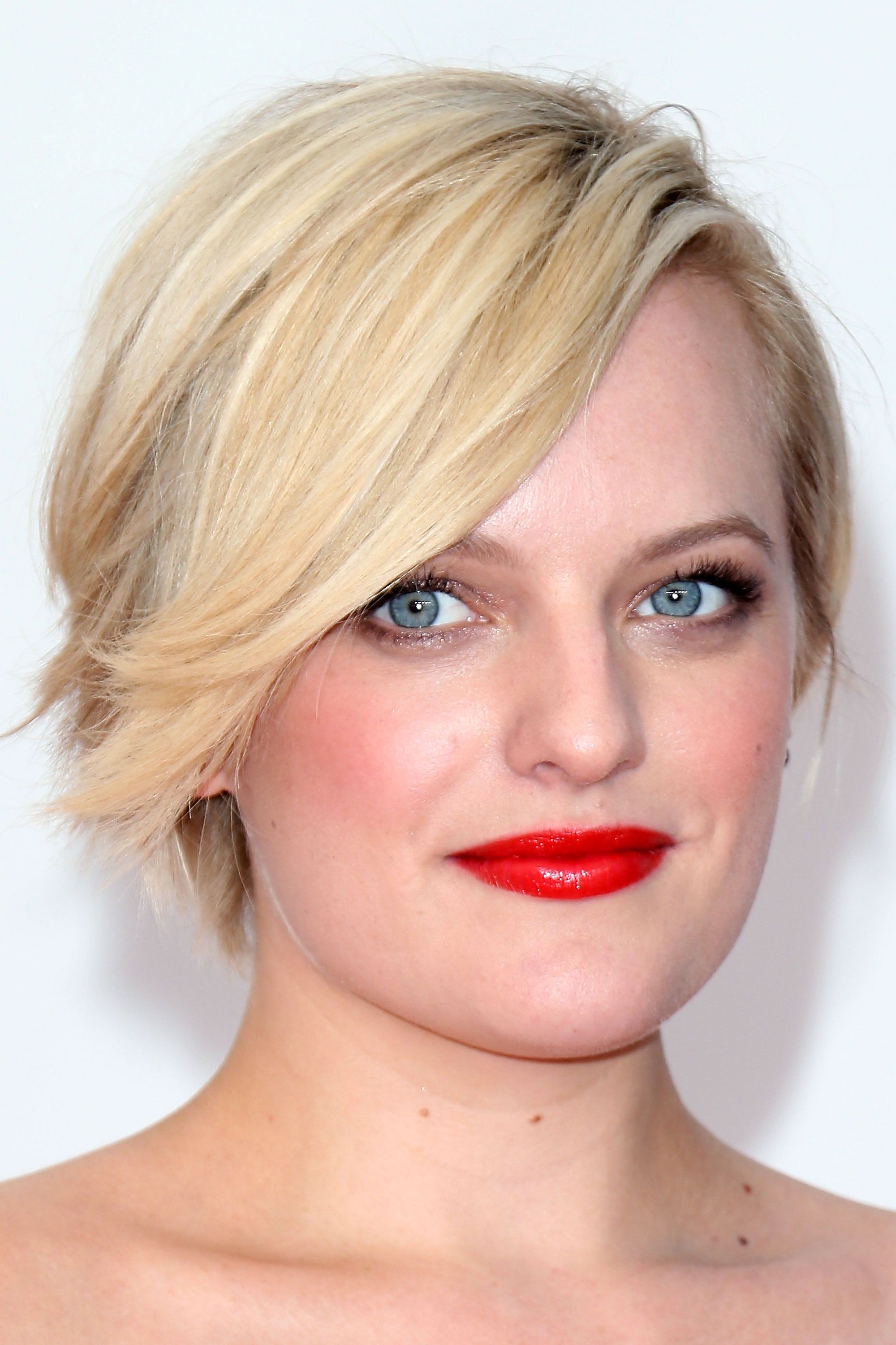 short haircut for women pixie