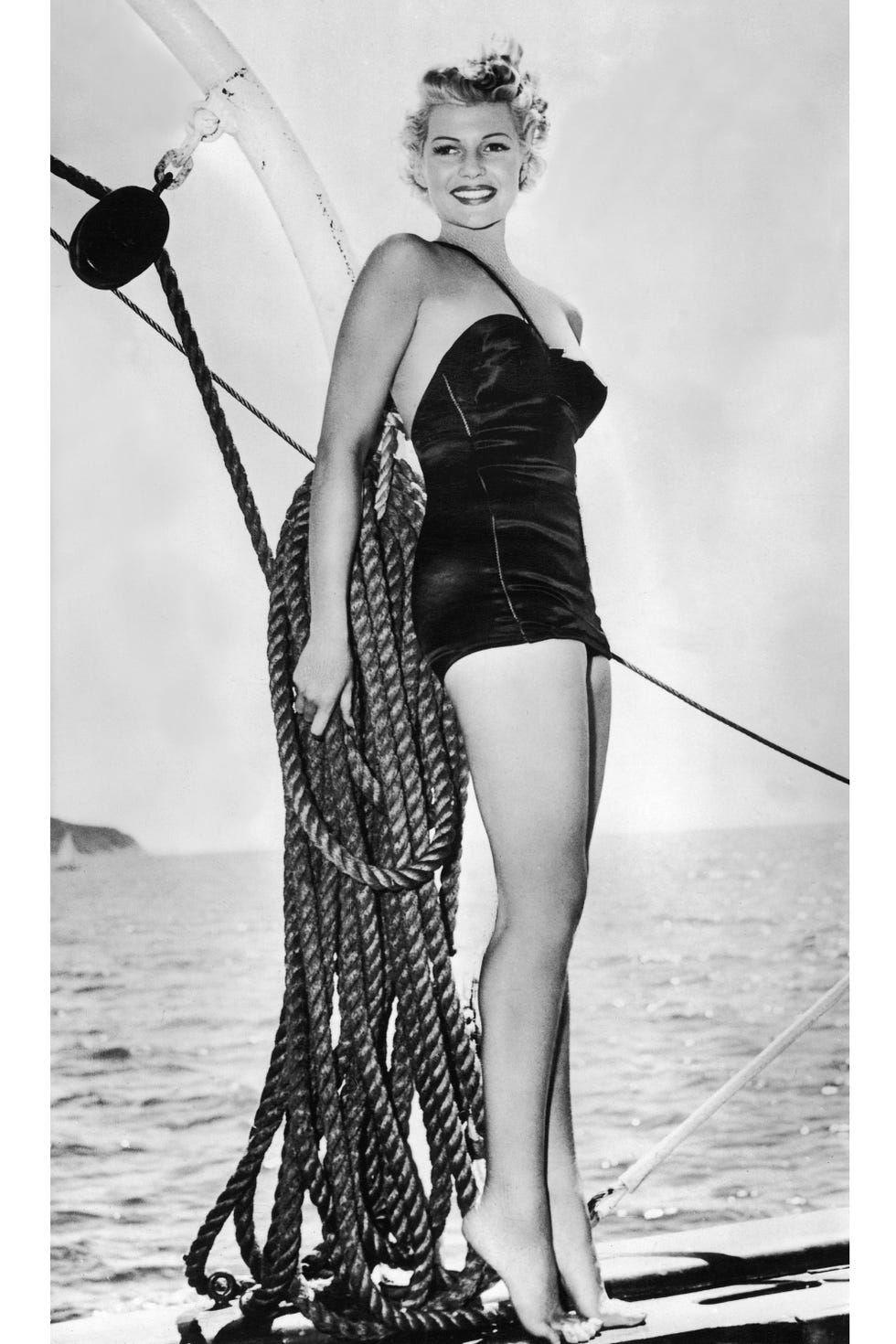 hairstyle, waist, rope, beauty, muscle, knee, thigh, monochrome, chest, trunk,