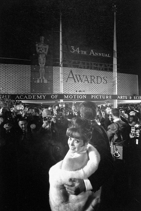 Vintage Photos of Oscars and Golden Globes Fashion - Audrey Hepburn