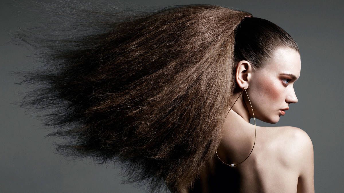 How To Prevent Frizz Best Hairstyles For Fighting Frizz