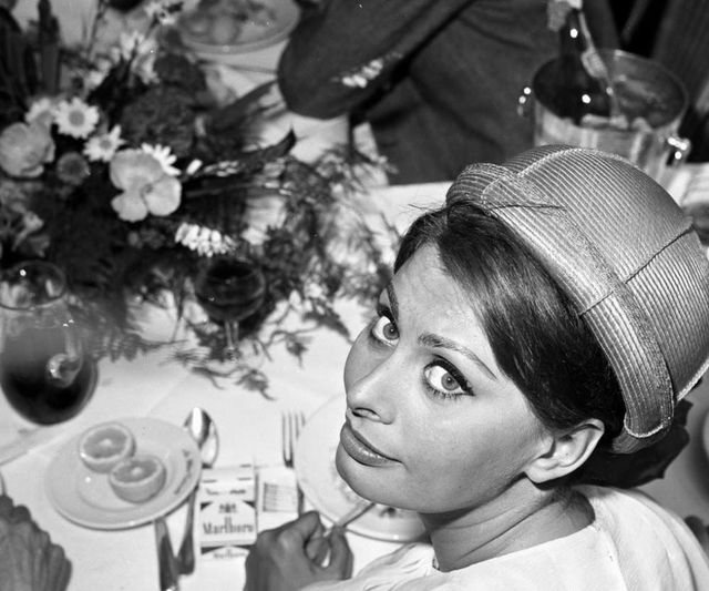 Style, Eyelash, Headgear, Dishware, Monochrome, Stemware, Serveware, Monochrome photography, Bouquet, Black-and-white, 