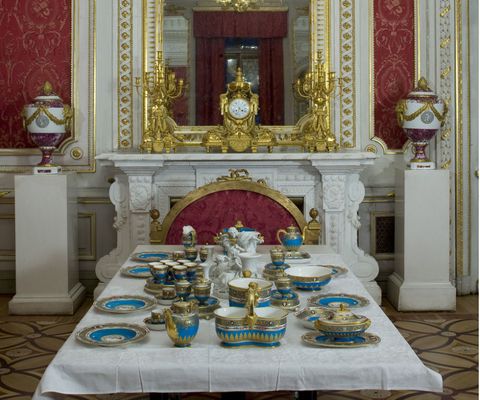 Tablecloth, Serveware, Linens, Home accessories, Dishware, Porcelain, Interior design, Brass, Temple, Place of worship, 