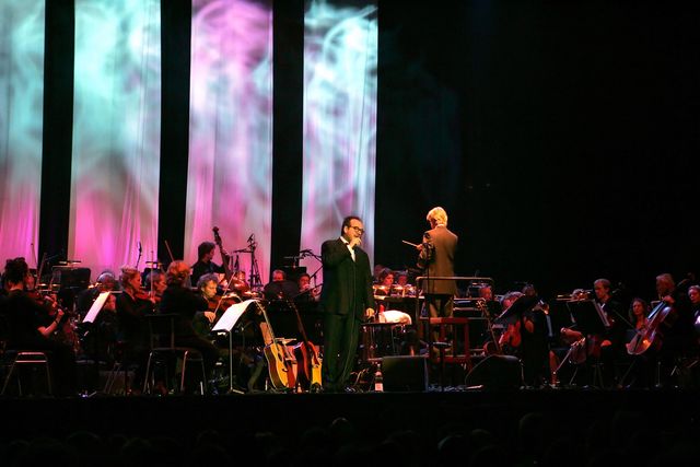Het Metropole orkest met Elvis Costello.