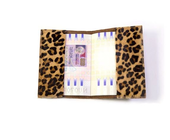 Brown, Pattern, Paper product, Rectangle, Beige, Paper, Peach, Banknote, Wallet, 