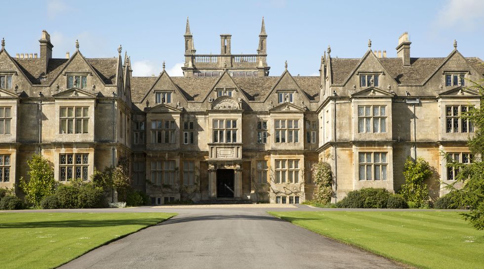 Window, Property, Building, Manor house, Mansion, House, Stately home, Medieval architecture, Door, Lawn, 