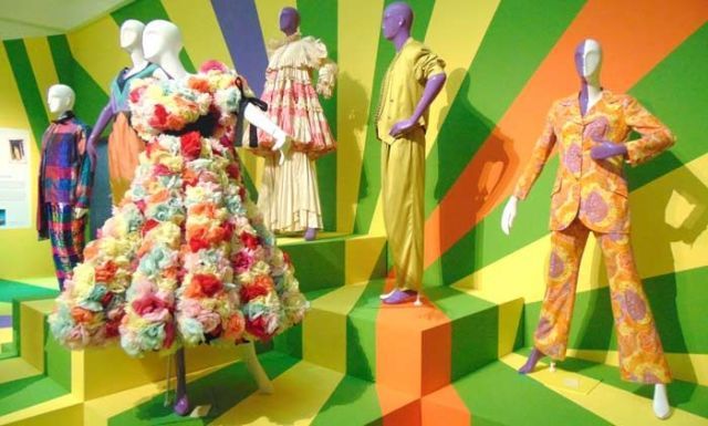 Green, Dress, Costume design, One-piece garment, Mannequin, Day dress, Fashion design, Retail, Sculpture, Boutique, 
