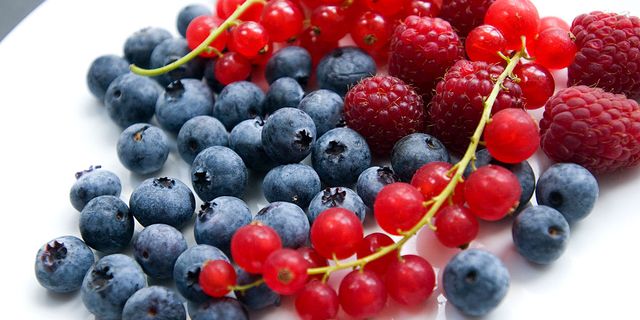 Food, Fruit, Natural foods, Berry, Produce, Boysenberry, Frutti di bosco, Seedless fruit, Sweetness, Bramble, 