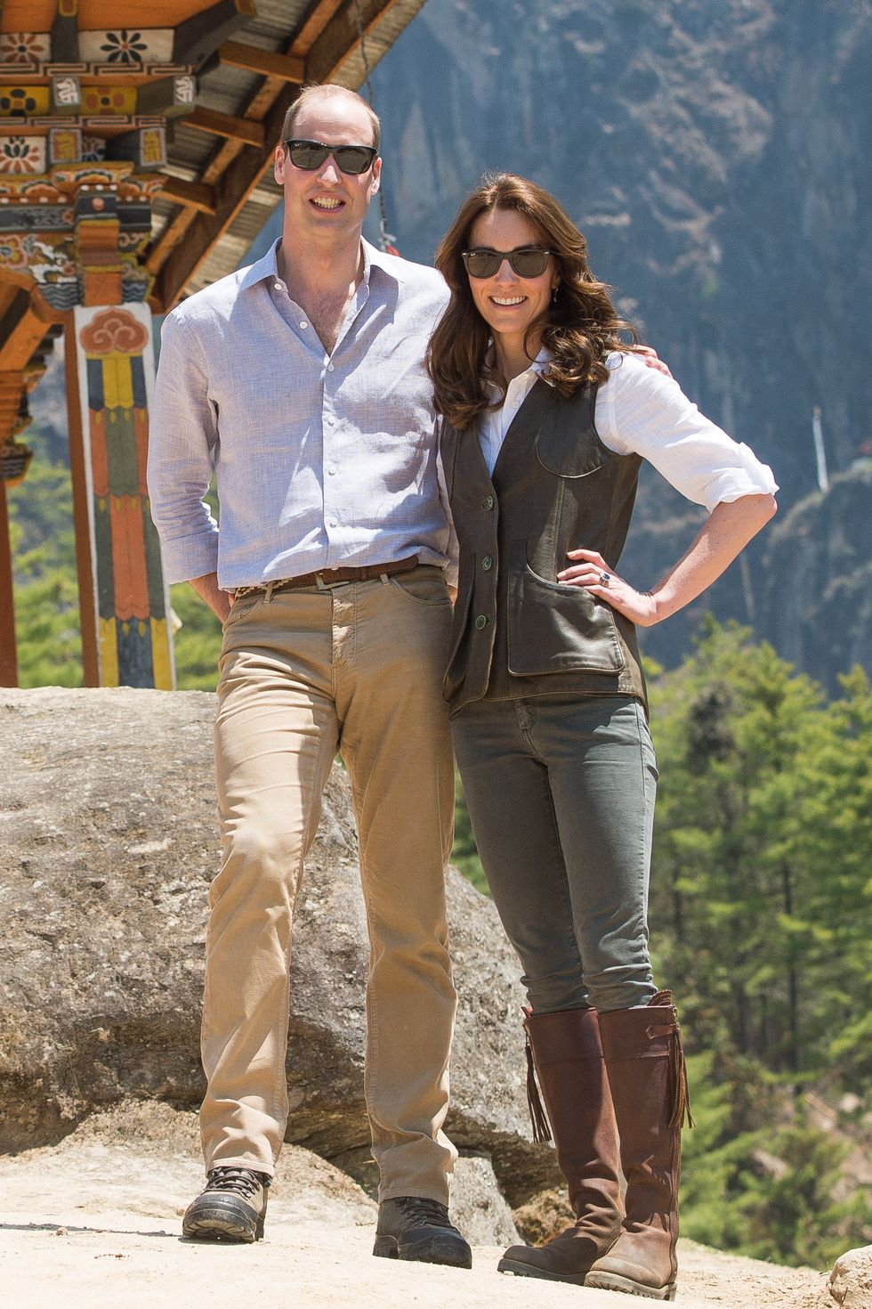 <p>Maar ook sportieve looks zijn voor Kate weggelegd, zo bewijst ze maar weer eens tijdens een trektocht naar Tiger's Nest in Bhutan. Ze draagt een groen vest van Really Wild, een bloes van Jaeger, een skinny jeans en laarzen van Penelope Chilvers. </p>