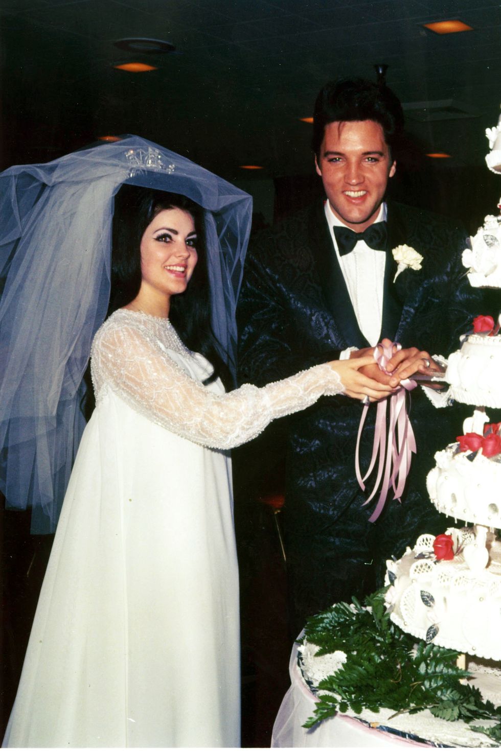 UNITED STATES - MAY 01:  Wedding Photos of Elvis Presley to Priscilla on May 01,1967  (Photo by Michael Ochs Archives/Getty Images)