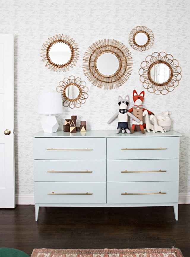 White, Chest of drawers, Furniture, Room, Wall, Drawer, Interior design, Dresser, Wallpaper, Table, 