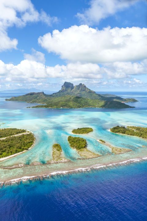 <p>Denk: turquoise lagunes, kleurrijke koraalriffen en bungalows op het strand. Dit kleine eiland in de Grote Oceaan is echt de hemel op aarde.</p>