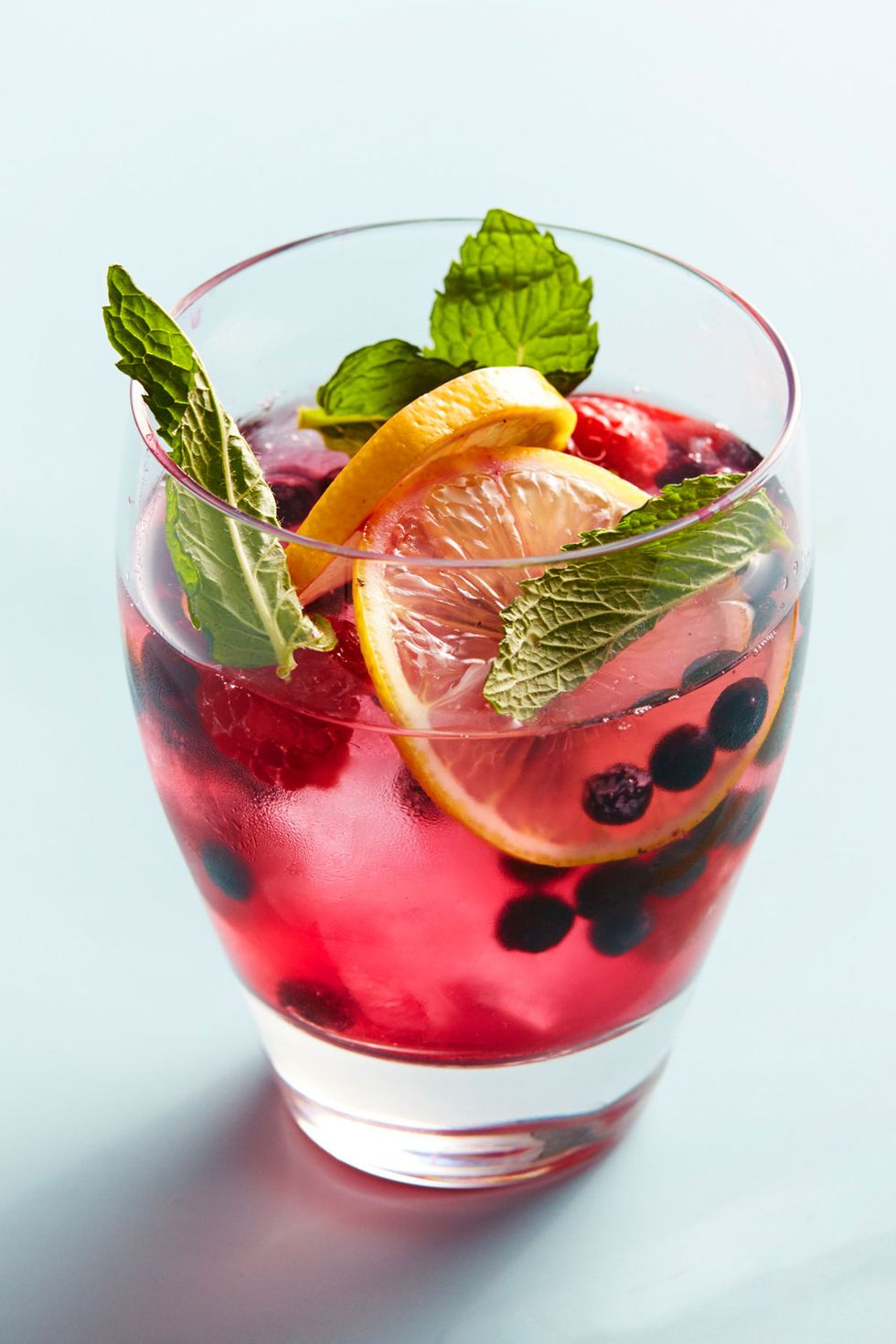 <p><strong>Ingredients:</strong></p><p>2 parts Absolut Vodka</p><p>1 parts Lemonade</p><p>1 part watermelon juice</p><p>Frozen blueberries and strawberries, lemon wheels, mint sprigs</p><p><strong>Directions:</strong></p><p>Combine all ingredients over large chunks of ice. Decorate with the above garnishes.</p>