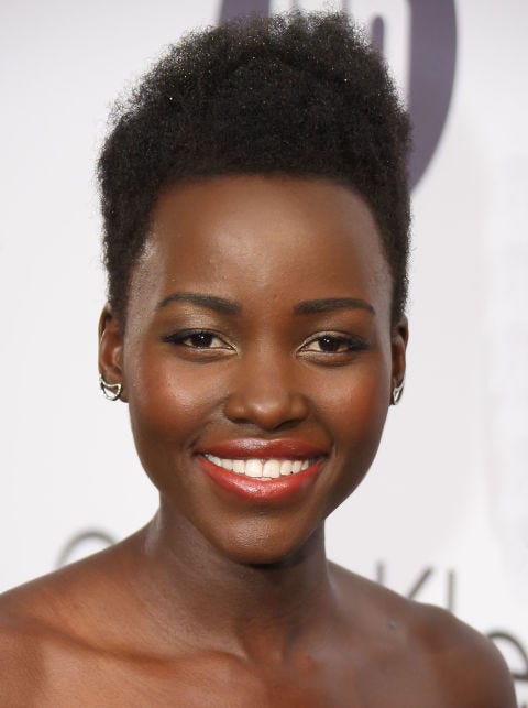 Ebony oudere dame