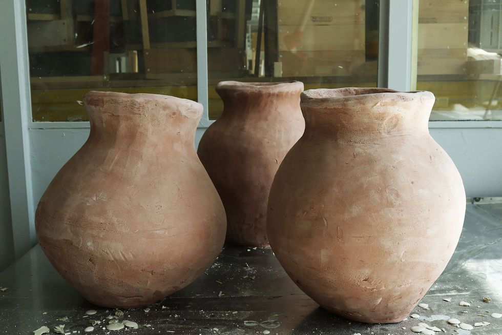 Clay, earthenware, Artifact, Peach, Pottery, Art, Ceramic, Creative arts, Vase, Door, 