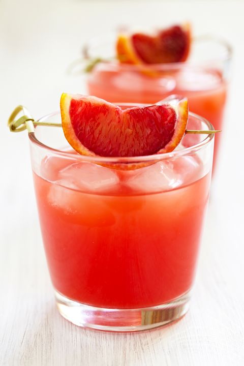 <p><strong>Ingredients (makes 8 drinks):</strong></p><p>¼ cup crème de cassis</p><p>1 ½ cups strained fresh blood orange juice</p><p>1 750-ml bottle chilled sparking white wine</p><p>8 blood orange slices</p><p><strong>Directions:</strong></p><p>Start with 1 1/2 teaspoons crème de cassis. Add 3 tablespoons juice to each glass. Fill each glass with sparkling white wine, then stir gently. Garnish cocktails with slices of blood orange.<i></i></p><p><em>Created by Andrea Correale of Elegant Affairs</em></p>