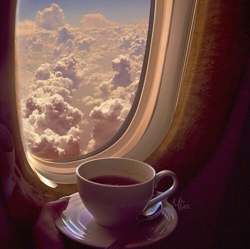 Coffee cup, Cup, Serveware, Drinkware, Dishware, Atmosphere, Teacup, Drink, Tableware, Flight, 