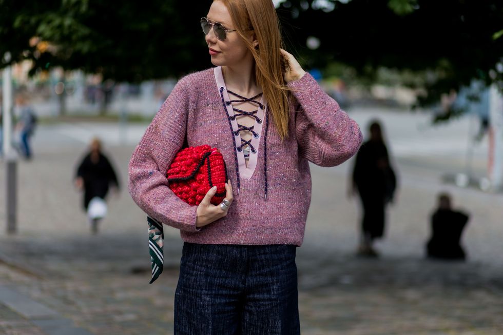 Glasses, Sleeve, Textile, Winter, Street fashion, Magenta, Bag, Sweater, Stole, Wool, 