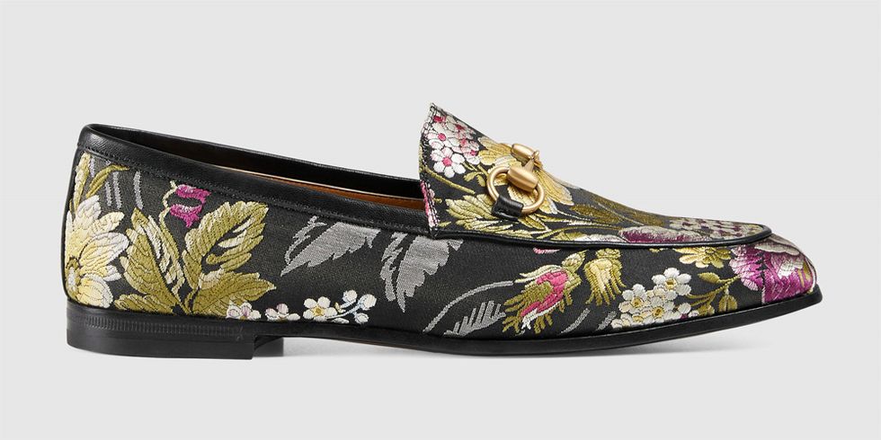 <p>Gucci Jordaan graphic jacquard loafer<span class="redactor-invisible-space" data-verified="redactor" data-redactor-tag="span" data-redactor-class="redactor-invisible-space">, € 550 - verkrijgbaar via <a href="https://www.gucci.com/nl/en_gb/pr/women/womens-shoes/womens-moccasins-loafers/gucci-jordaan-graphic-jacquard-loafer-p-431467K16501864?position=30&amp;listName=ProductGridComponent&amp;categoryPath=Women/Womens-Shoes/Womens-Moccasins-Loafers" target="_blank">gucci.com</a></span><span class="redactor-invisible-space" data-verified="redactor" data-redactor-tag="span" data-redactor-class="redactor-invisible-space"></span></p>