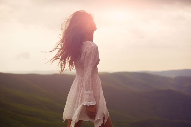 Hairstyle, Dress, Sunlight, People in nature, Hill, Beauty, Long hair, Morning, Backlighting, Flash photography, 