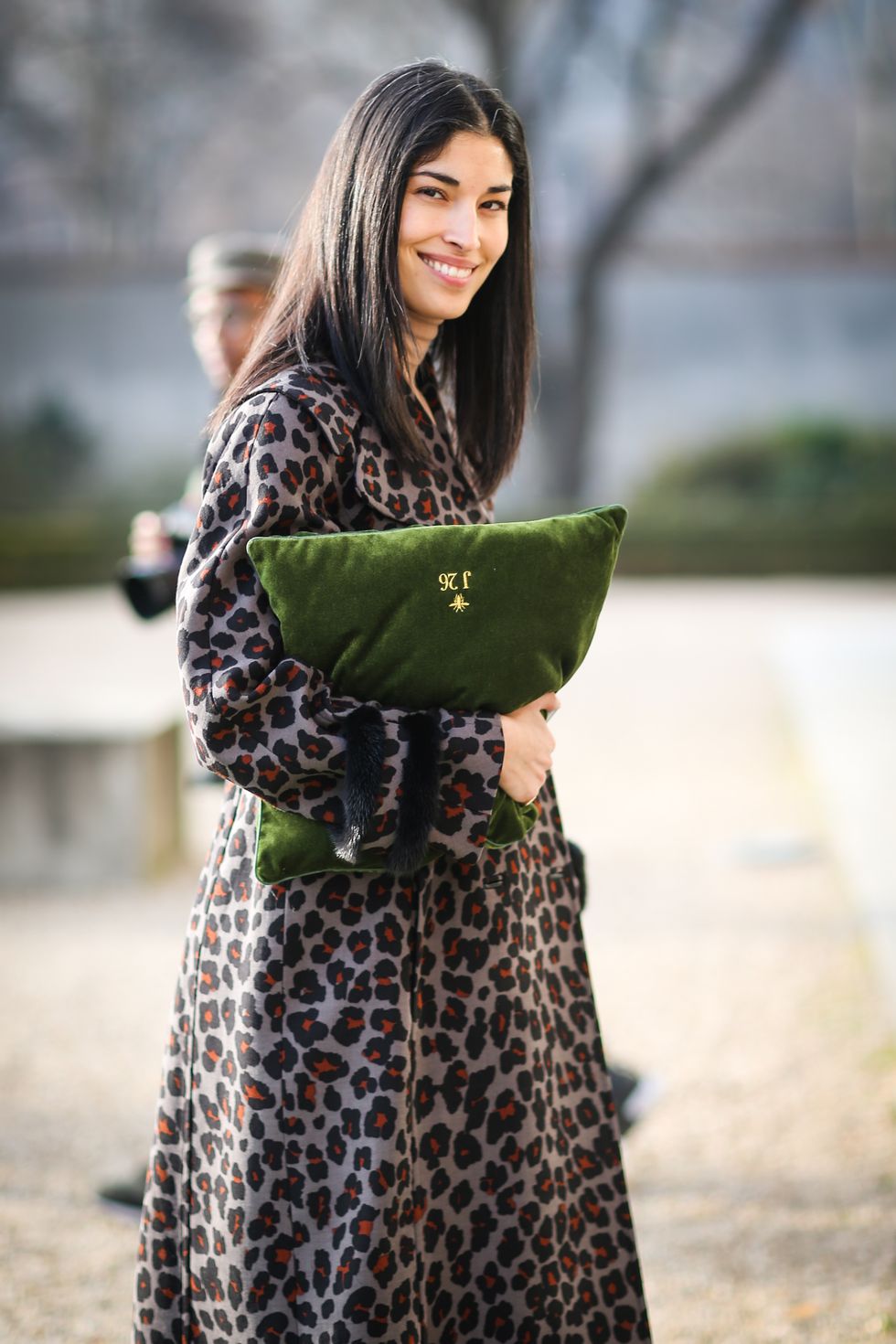 Sleeve, Green, Street fashion, People in nature, Bag, Pattern, Long hair, One-piece garment, Day dress, Portrait photography, 