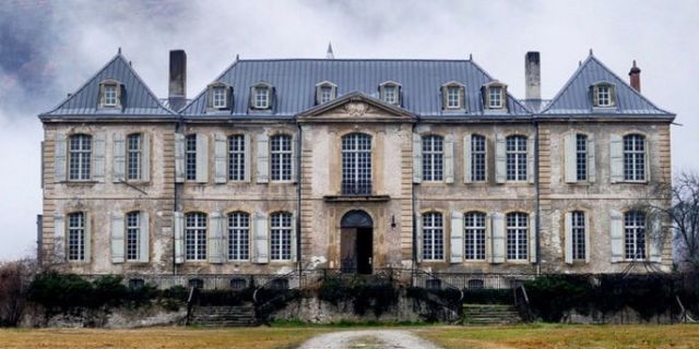 Property, Estate, Building, House, Château, Manor house, Home, Mansion, Stately home, Historic house, 