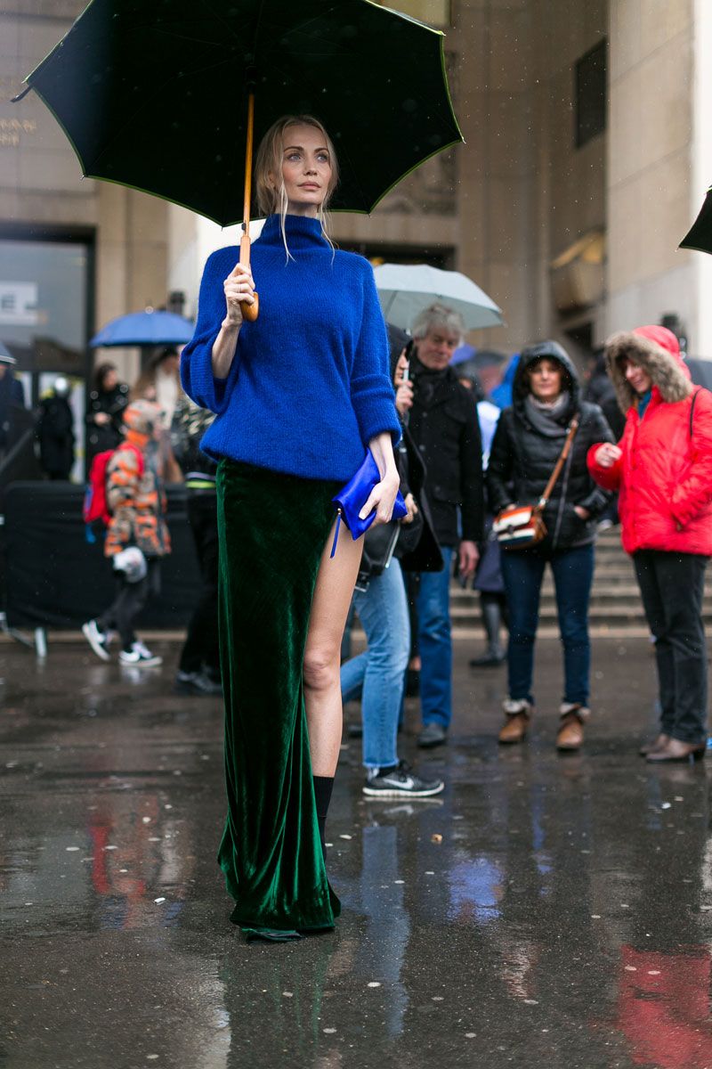 Umbrella, Rain, Event, Outerwear, Costume, Fashion accessory, Street, Pedestrian, Crowd, 