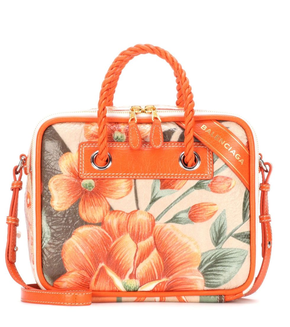Handbag, Bag, Orange, Peach, Shoulder bag, Fashion accessory, Material property, Hand luggage, Luggage and bags, Plant, 