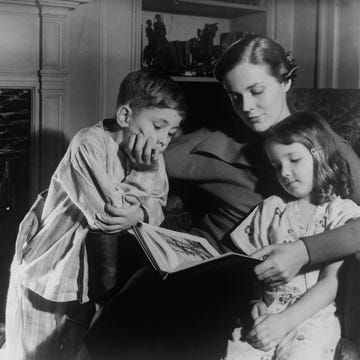 Photograph, People, Snapshot, Black-and-white, Child, Room, Photography, Monochrome, Reading, Family, 