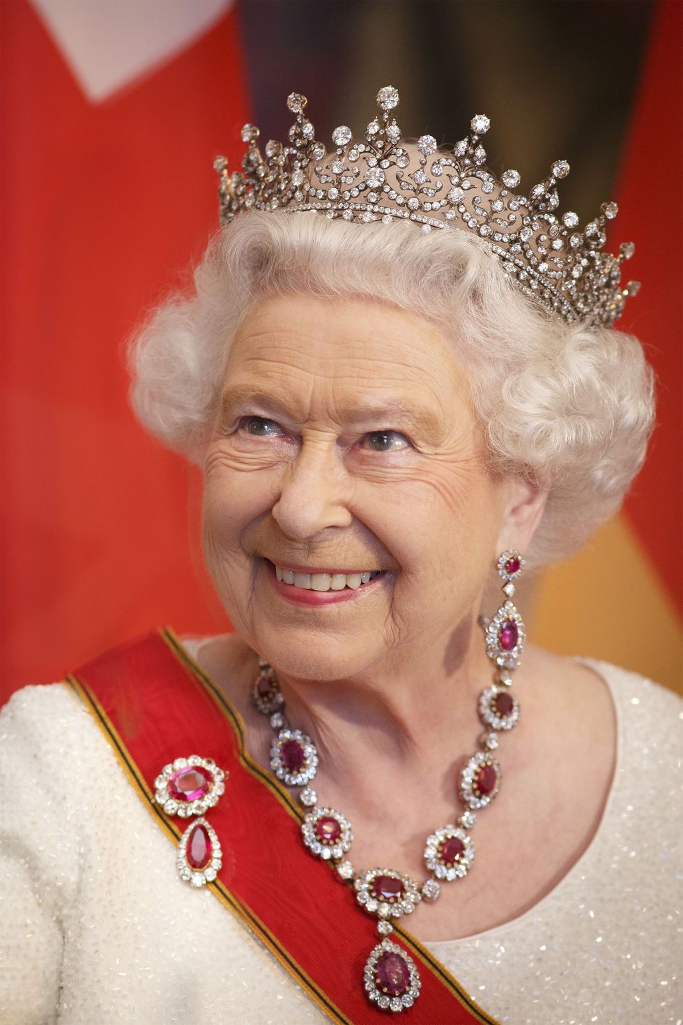 <p> Op 9 september&nbsp;2015, werd Elizabeth de langst zittende vorst op de troon&nbsp;en vrouwelijk hoofd van de staat. Op deze foto neemt ze&nbsp;deel aan een&nbsp;staatsbanket in Berlijn - Elizabeth is ook het meest bereisde staatshoofd, met 261 intercontinentale bezoeken en 96 staatsbezoeken naar 116 verschillende landen op de teller&nbsp;tot aan haar diamanten jubileum in 2012.&nbsp;&nbsp;</p>
