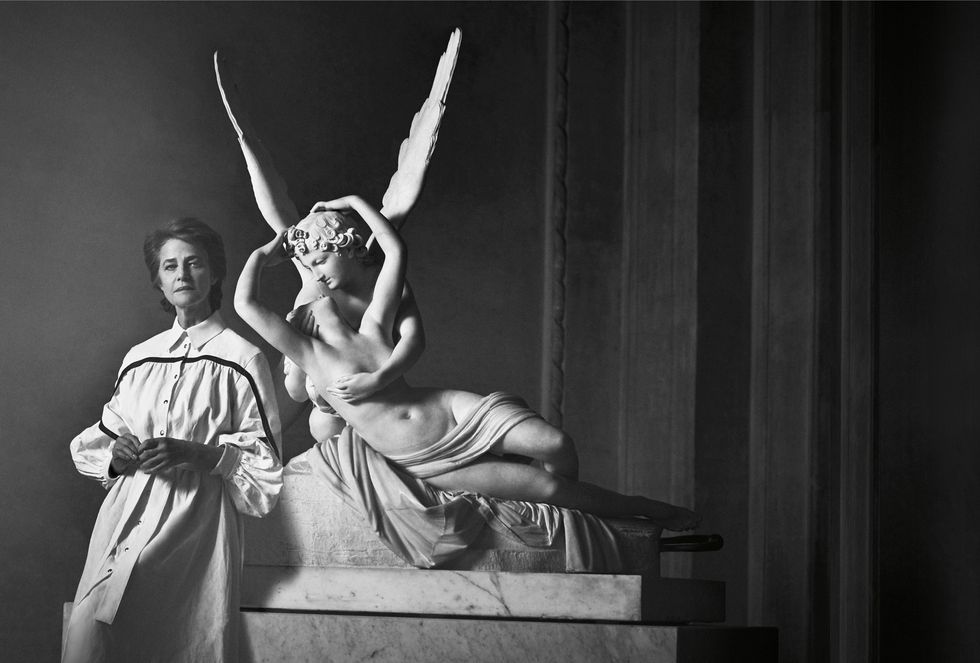 Statue, Sculpture, Black-and-white, Classical sculpture, Monument, Art, Stock photography, Monochrome photography, Photography, Scene, 