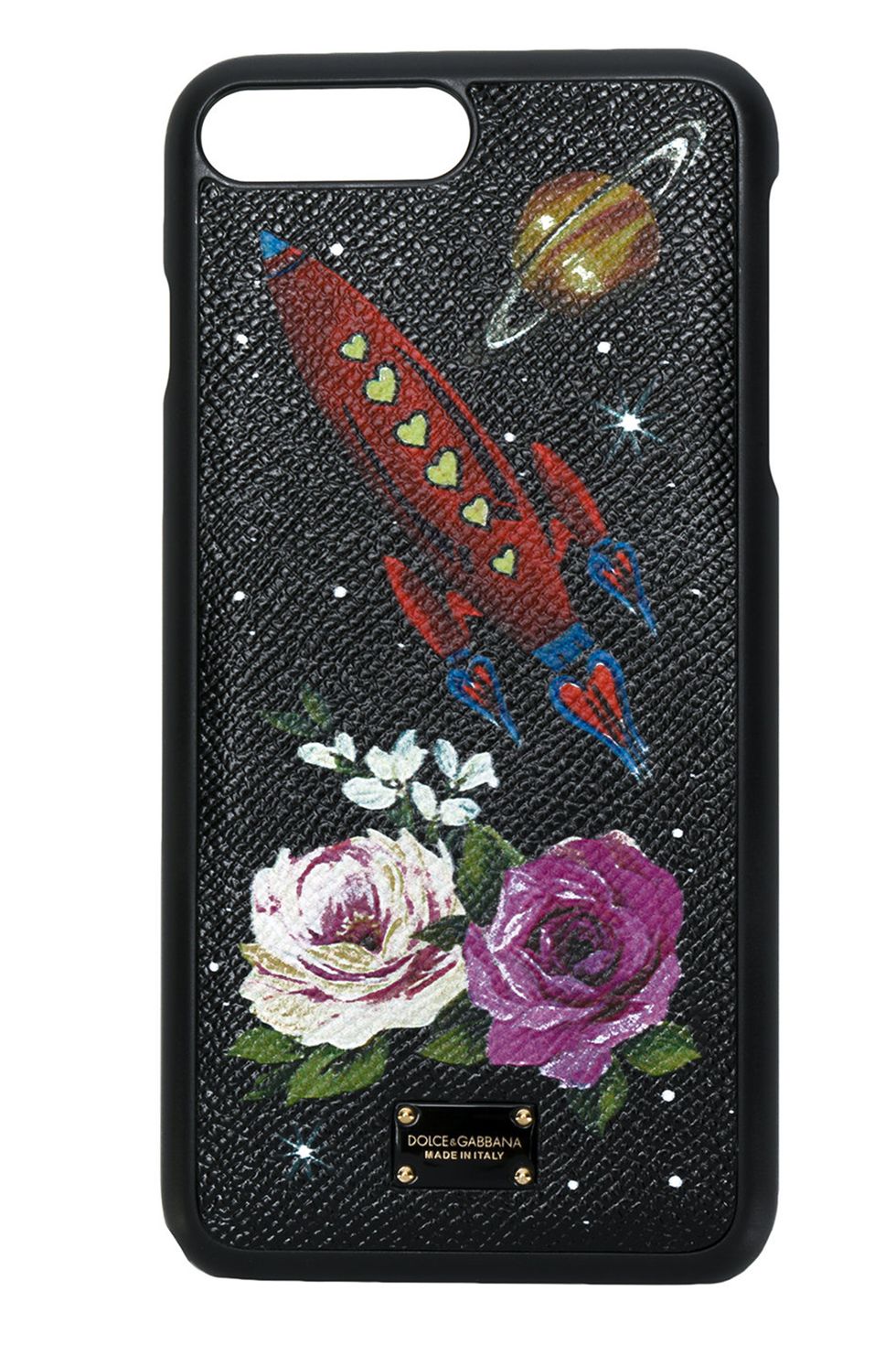 <p>Deze telefoonhoes van Dolce &amp; Gabbana maakt je <em data-redactor-tag="em" data-verified="redactor">outer space </em>look compleet.</p><p><a href="https://www.farfetch.com/nl/shopping/women/dolce-gabbana-space-rocket-iphone-7-plus-case-item-12256825.aspx?storeid=9306" target="_blank" data-tracking-id="recirc-text-link">Farfetch.com</a><span class="redactor-invisible-space" data-verified="redactor" data-redactor-tag="span" data-redactor-class="redactor-invisible-space"></span>, € 145,-</p>