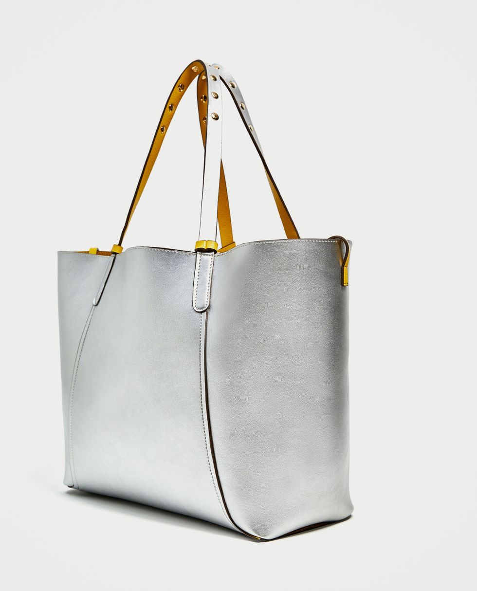 Handbag, Bag, White, Product, Fashion accessory, Shoulder bag, Tote bag, Leather, Material property, Font, 