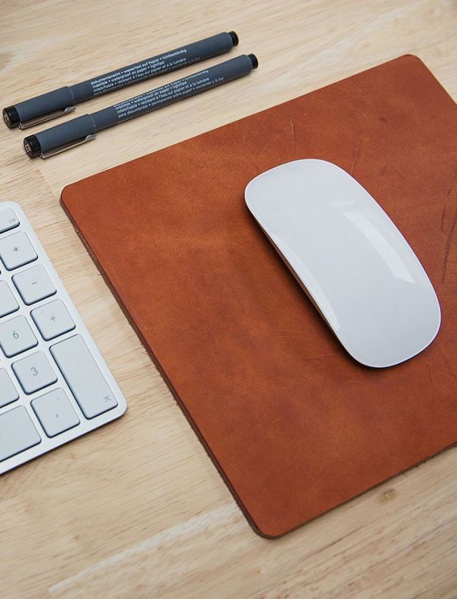 Mouse, Input device, Electronic device, Technology, Computer accessory, Cutting board, Material property, Space bar, Wood, Floor, 