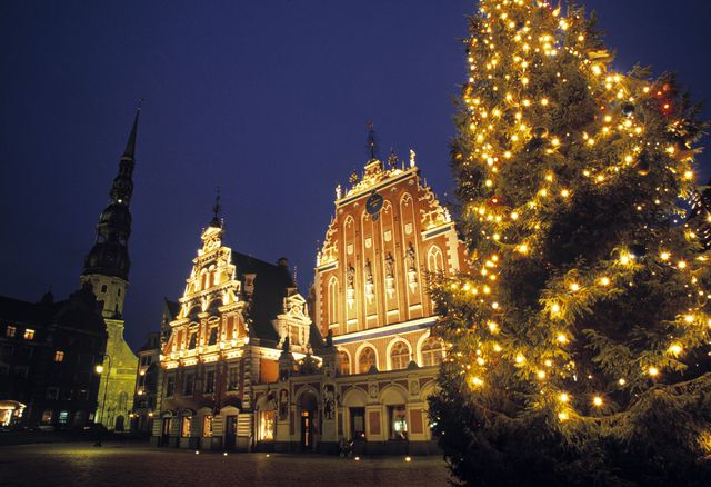 Landmark, Night, Sky, Tree, Christmas tree, Architecture, Christmas, Light, Lighting, Metropolis, 