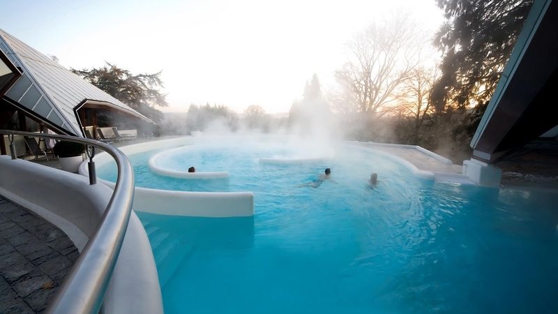 Water, Blue, Swimming pool, Sky, Water resources, Leisure, Hot spring, Thermal bath, Vacation, Water park, 