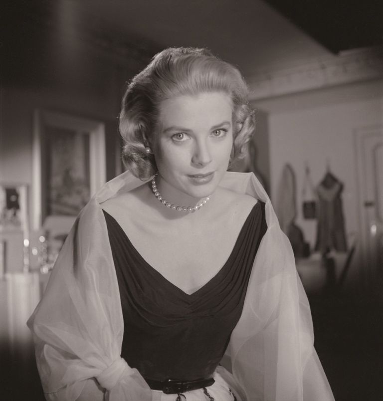 1954年，葛麗絲王妃在拍攝電影《後窗》所配戴的真珠串鍊。