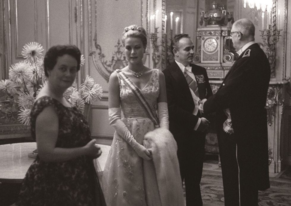 在拍攝1959年的官方肖像中，葛麗絲王妃佩戴了三件卡地亞作品：一頂鑽石和紅寶石冠冕，一條三層塔形鑽石項鍊，一條鑽石和紅寶石手鏈。