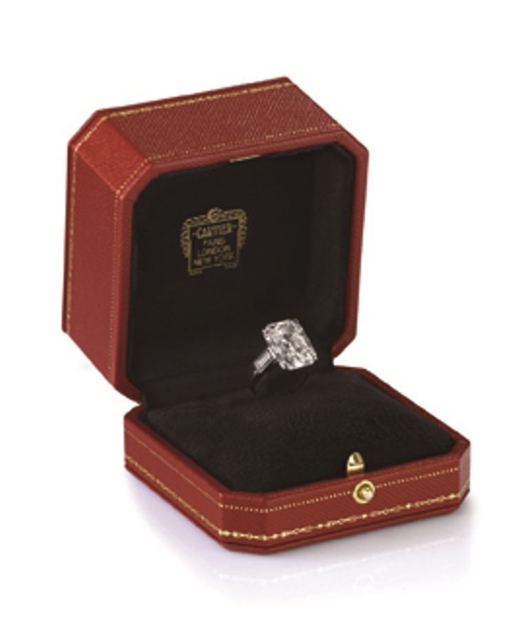 蘭尼埃三世親王送給未婚妻葛麗絲•凱莉的訂婚戒指。