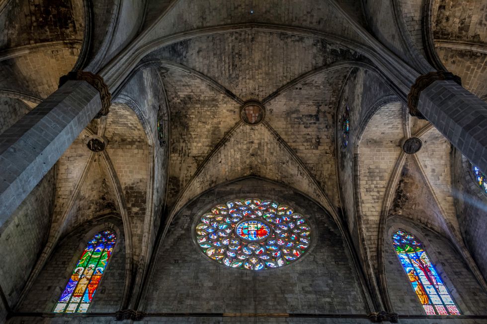 Architecture, Glass, Stained glass, Fixture, Vault, Gothic architecture, Arcade, Arch, Medieval architecture, Place of worship, 