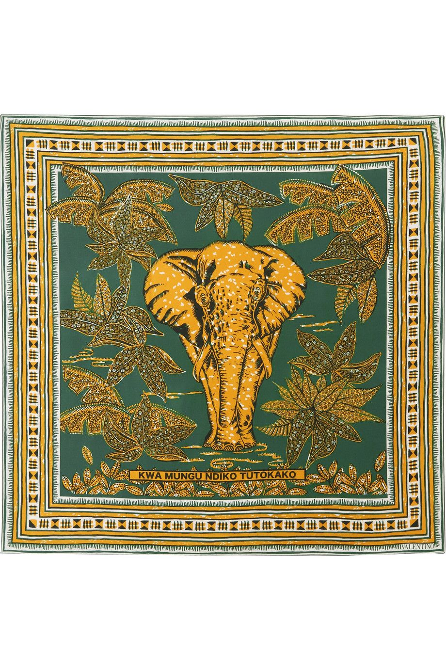 <p>大象真絲斜紋方巾，約NT11,230，Valentino at Net-A-Porter。</p>